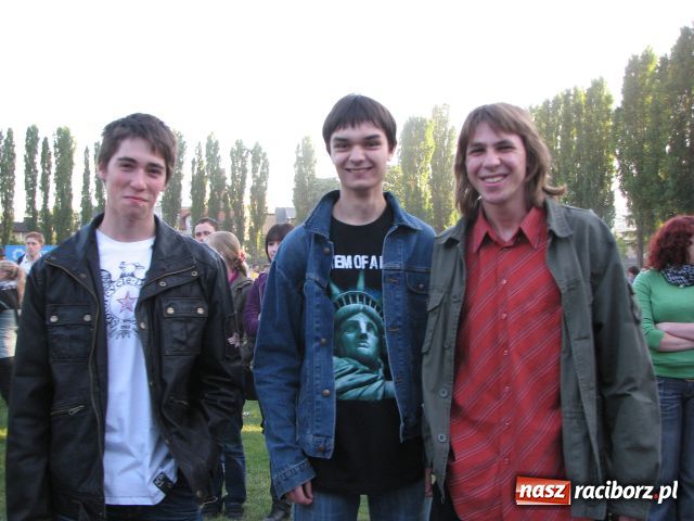 Zdjęcie w galerii na portalu naszraciborz.pl: Pomarańcza rozpętała burzę wiadomości z regionu