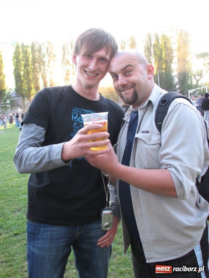 Zdjęcie w galerii na portalu naszraciborz.pl: Pomarańcza rozpętała burzę wiadomości z regionu