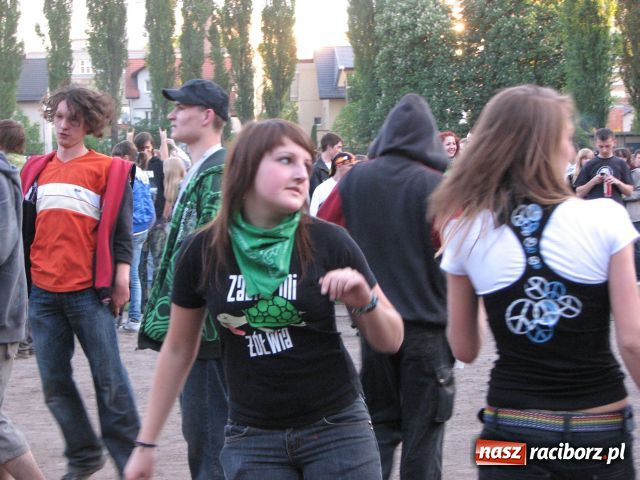 Zdjęcie w galerii na portalu naszraciborz.pl: Pomarańcza rozpętała burzę wiadomości z regionu