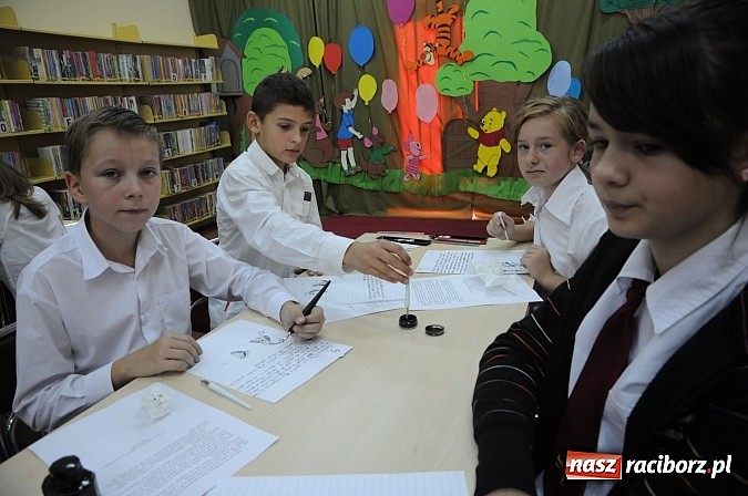 Zdjęcie w galerii na portalu naszraciborz.pl: Dziś wyłoniono raciborskich Mistrz&oacute;w Kaligrafii wiadomości z regionu