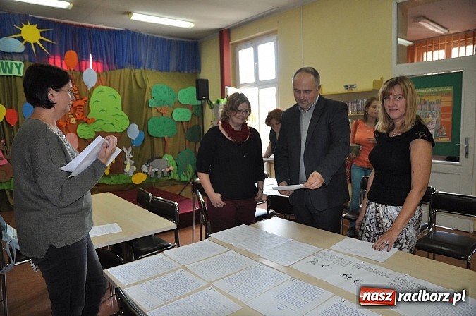 Zdjęcie w galerii na portalu naszraciborz.pl: Dziś wyłoniono raciborskich Mistrz&oacute;w Kaligrafii wiadomości z regionu