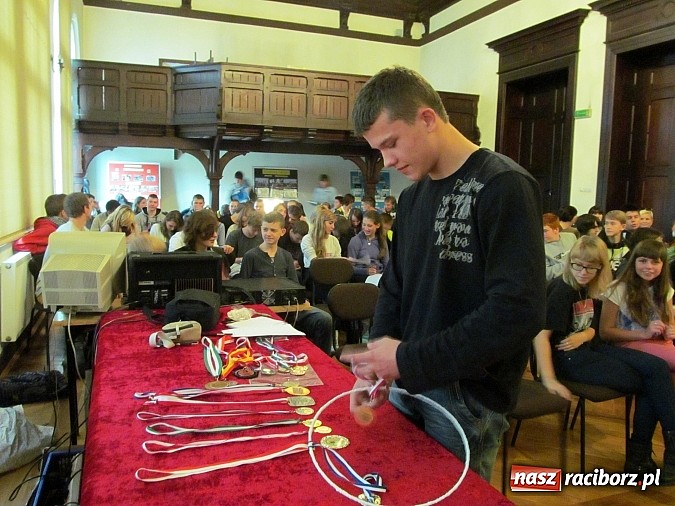 Zdjęcie w galerii na portalu naszraciborz.pl: Od odkrywania talentów do uniwersytetu w Cambridge wiadomości z regionu