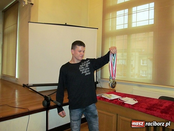 Zdjęcie w galerii na portalu naszraciborz.pl: Od odkrywania talentów do uniwersytetu w Cambridge wiadomości z regionu