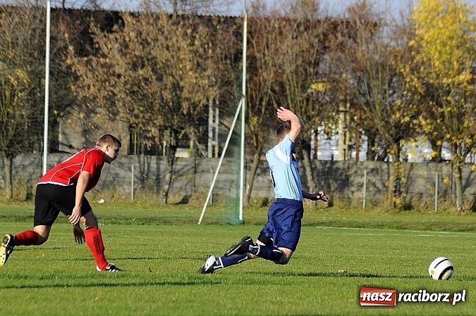 Zdjęcie w galerii na portalu naszraciborz.pl: Piłkarze Rafako wygrali z Naprzodem wiadomości z regionu