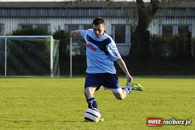 Zdjęcie w galerii na portalu naszraciborz.pl: Piłkarze Rafako wygrali z Naprzodem wiadomości z regionu