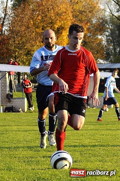 Zdjęcie w galerii na portalu naszraciborz.pl: Piłkarze Rafako wygrali z Naprzodem wiadomości z regionu