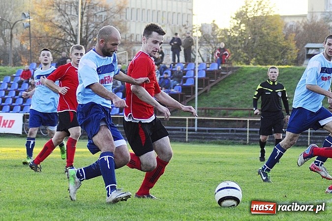 Zdjęcie w galerii na portalu naszraciborz.pl: Piłkarze Rafako wygrali z Naprzodem wiadomości z regionu