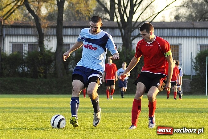 Zdjęcie w galerii na portalu naszraciborz.pl: Piłkarze Rafako wygrali z Naprzodem wiadomości z regionu