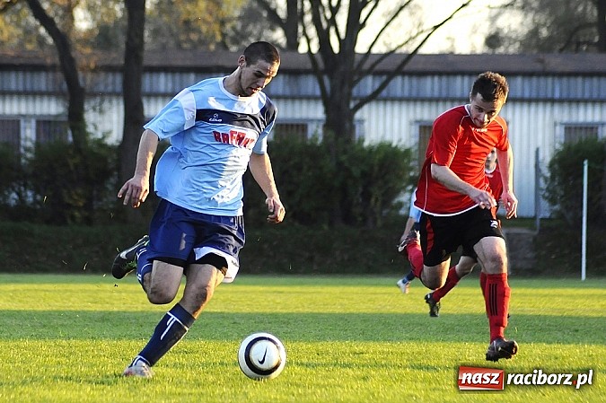 Zdjęcie w galerii na portalu naszraciborz.pl: Piłkarze Rafako wygrali z Naprzodem wiadomości z regionu