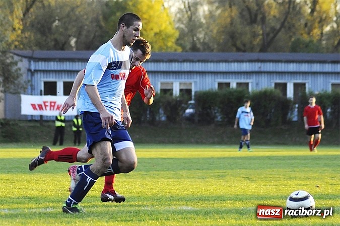 Zdjęcie w galerii na portalu naszraciborz.pl: Piłkarze Rafako wygrali z Naprzodem wiadomości z regionu