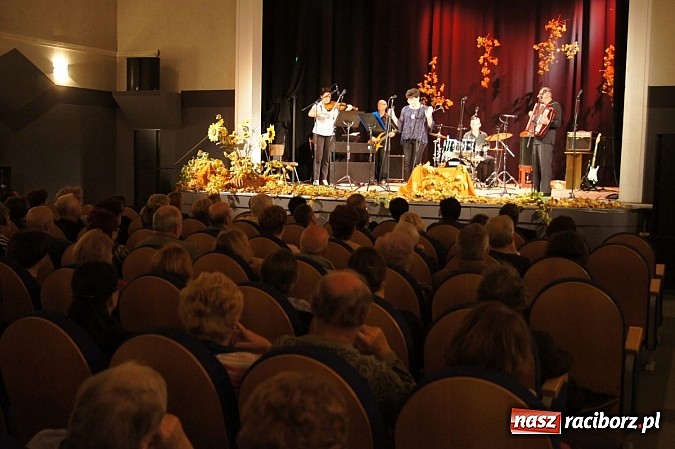 Zdjęcie w galerii na portalu naszraciborz.pl: Pamiętasz była jesień w Strzesze wiadomości z regionu