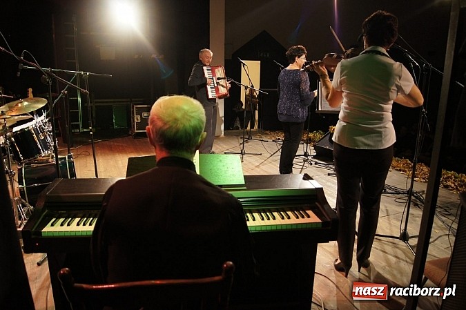 Zdjęcie w galerii na portalu naszraciborz.pl: Pamiętasz była jesień w Strzesze wiadomości z regionu