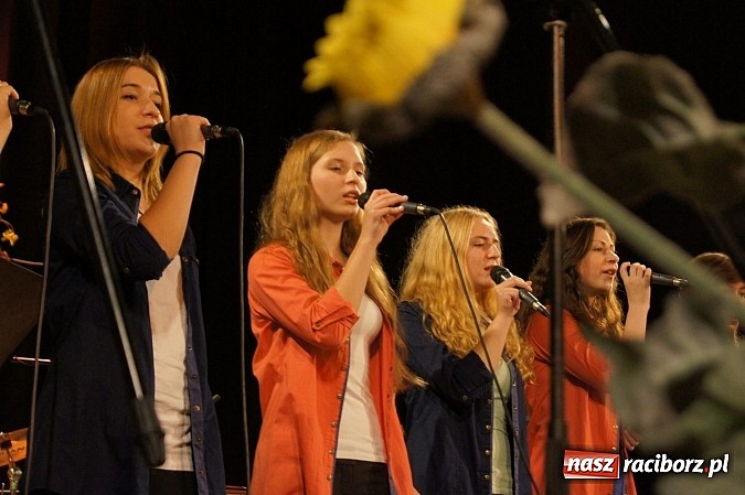 Zdjęcie w galerii na portalu naszraciborz.pl: Pamiętasz była jesień w Strzesze wiadomości z regionu