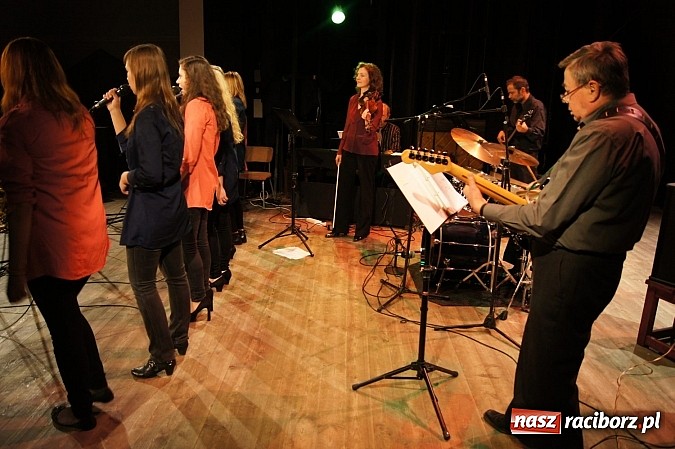 Zdjęcie w galerii na portalu naszraciborz.pl: Pamiętasz była jesień w Strzesze wiadomości z regionu