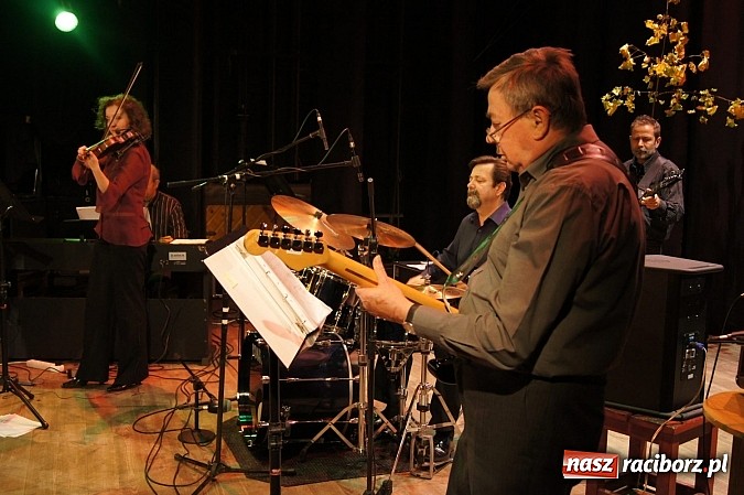 Zdjęcie w galerii na portalu naszraciborz.pl: Pamiętasz była jesień w Strzesze wiadomości z regionu