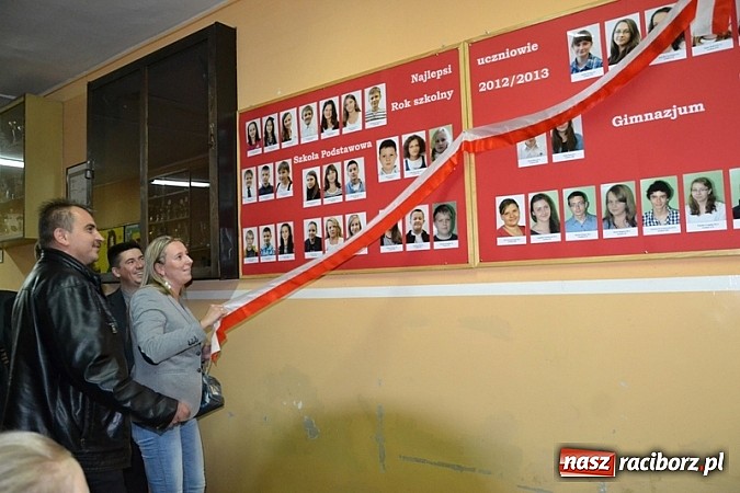 Zdjęcie w galerii na portalu naszraciborz.pl: Łatwiej być księdzem niż aktorem, czyli szkolny festyn w rudzkim ZSO! wiadomości z regionu