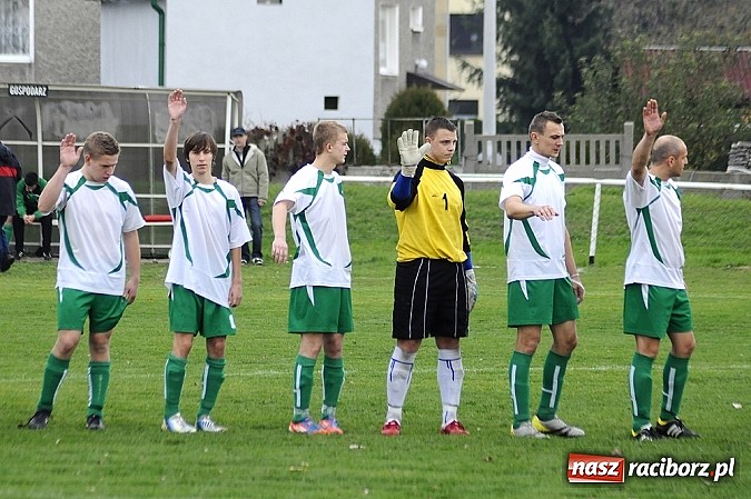 Zdjęcie w galerii na portalu naszraciborz.pl: Emocje w derbach: karny, kartki i pięć goli wiadomości z regionu