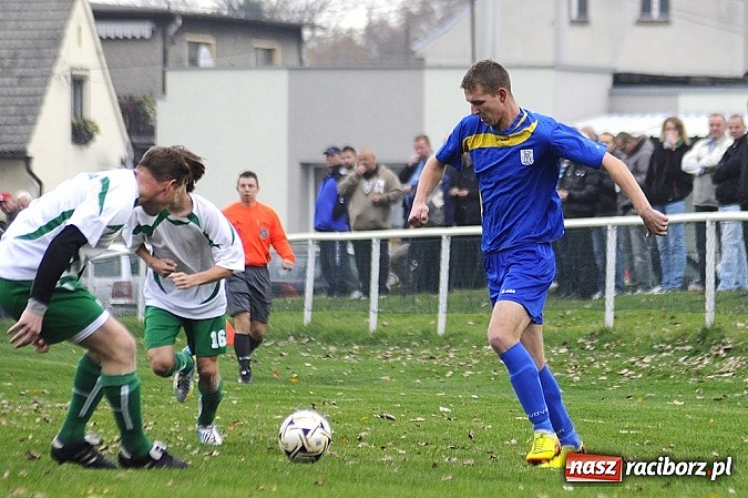 Zdjęcie w galerii na portalu naszraciborz.pl: Emocje w derbach: karny, kartki i pięć goli wiadomości z regionu
