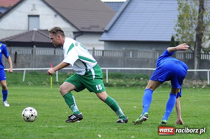 Zdjęcie w galerii na portalu naszraciborz.pl: Emocje w derbach: karny, kartki i pięć goli wiadomości z regionu