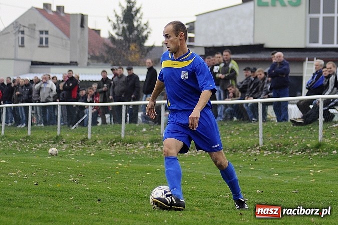 Zdjęcie w galerii na portalu naszraciborz.pl: Emocje w derbach: karny, kartki i pięć goli wiadomości z regionu