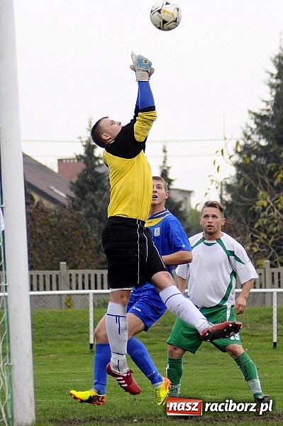Zdjęcie w galerii na portalu naszraciborz.pl: Emocje w derbach: karny, kartki i pięć goli wiadomości z regionu