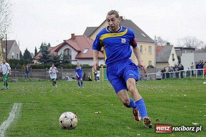 Zdjęcie w galerii na portalu naszraciborz.pl: Emocje w derbach: karny, kartki i pięć goli wiadomości z regionu