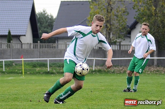 Zdjęcie w galerii na portalu naszraciborz.pl: Emocje w derbach: karny, kartki i pięć goli wiadomości z regionu