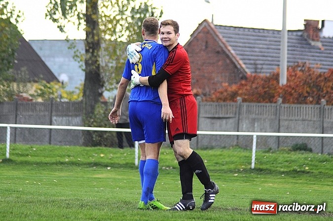 Zdjęcie w galerii na portalu naszraciborz.pl: Emocje w derbach: karny, kartki i pięć goli wiadomości z regionu