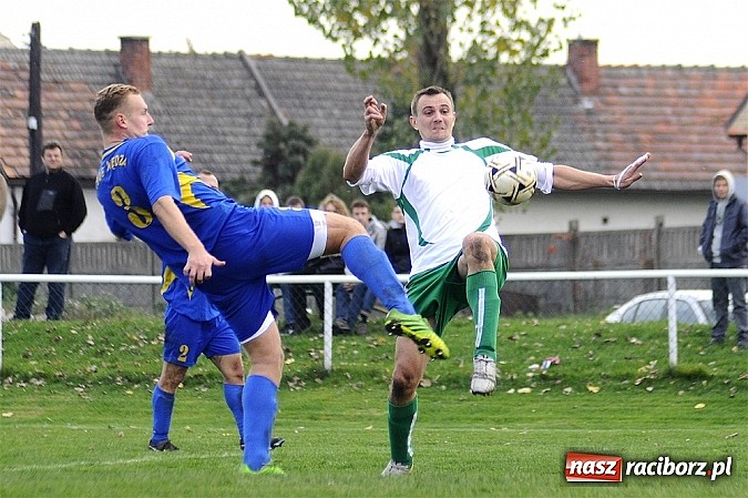 Zdjęcie w galerii na portalu naszraciborz.pl: Emocje w derbach: karny, kartki i pięć goli wiadomości z regionu