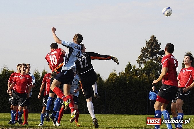 Zdjęcie w galerii na portalu naszraciborz.pl: Markowice-Rogów: Wygrana w ostatnich minutach wiadomości z regionu