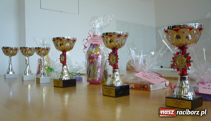 Zdjęcie w galerii na portalu naszraciborz.pl: Młodzi szachiści z Tworkowa na turnieju w Piszczu wiadomości z regionu