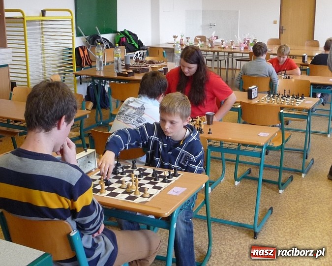 Zdjęcie w galerii na portalu naszraciborz.pl: Młodzi szachiści z Tworkowa na turnieju w Piszczu wiadomości z regionu