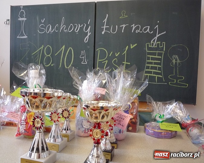 Zdjęcie w galerii na portalu naszraciborz.pl: Młodzi szachiści z Tworkowa na turnieju w Piszczu wiadomości z regionu