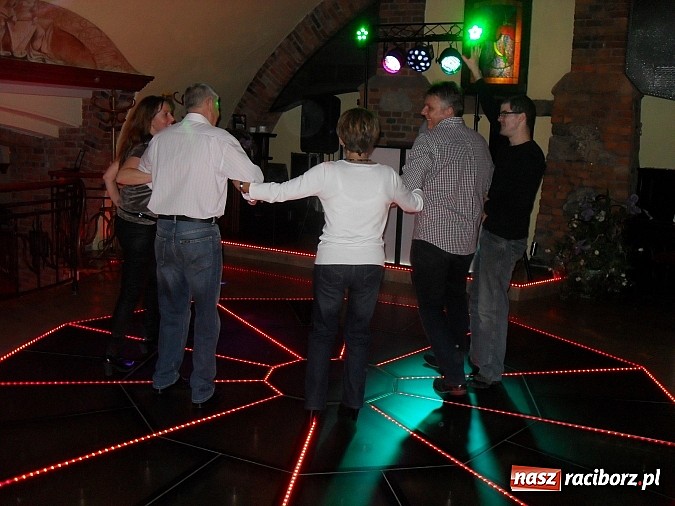 Zdjęcie w galerii na portalu naszraciborz.pl: Dyskoteka dorosłego człowieka teraz także w Raciborzu wiadomości z regionu