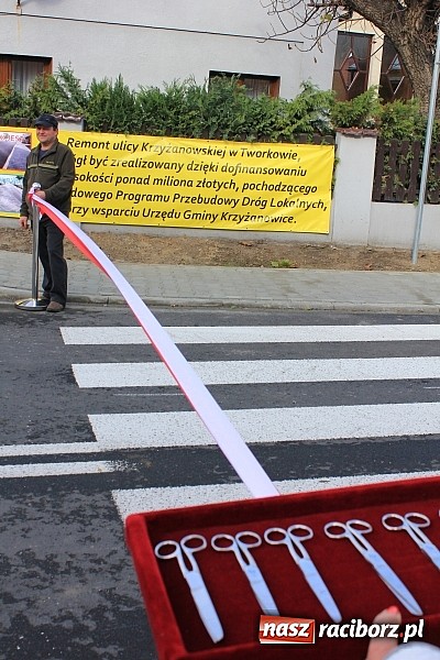 Zdjęcie w galerii na portalu naszraciborz.pl: Uroczyste otwarcie ulicy Krzyżanowskiej w Tworkowie z udziałem wojewody wiadomości z regionu