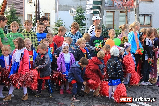 Zdjęcie w galerii na portalu naszraciborz.pl: Uroczyste otwarcie ulicy Krzyżanowskiej w Tworkowie z udziałem wojewody wiadomości z regionu