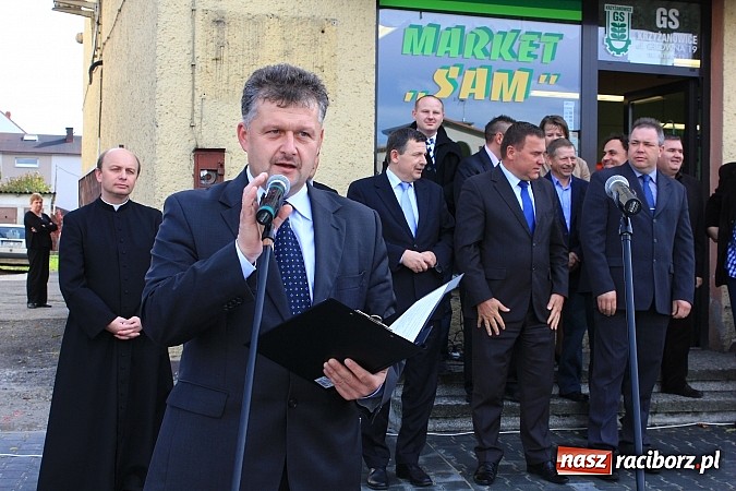 Zdjęcie w galerii na portalu naszraciborz.pl: Uroczyste otwarcie ulicy Krzyżanowskiej w Tworkowie z udziałem wojewody wiadomości z regionu