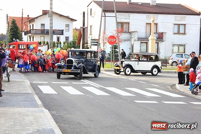 Zdjęcie w galerii na portalu naszraciborz.pl: Uroczyste otwarcie ulicy Krzyżanowskiej w Tworkowie z udziałem wojewody wiadomości z regionu