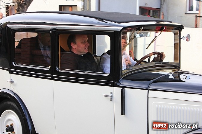 Zdjęcie w galerii na portalu naszraciborz.pl: Uroczyste otwarcie ulicy Krzyżanowskiej w Tworkowie z udziałem wojewody wiadomości z regionu