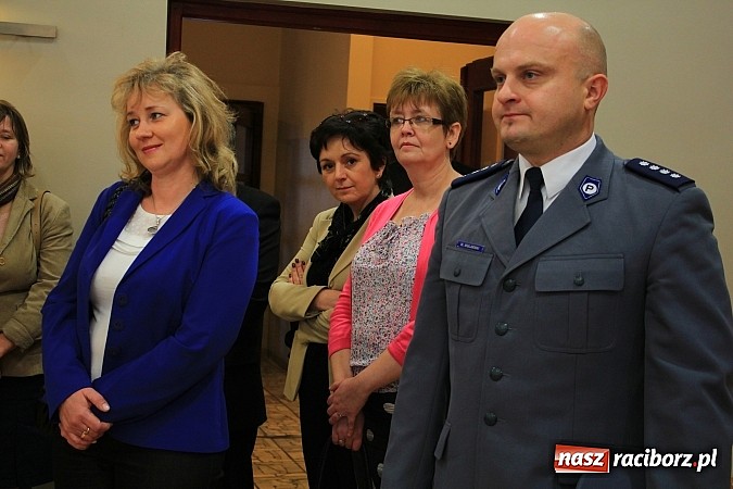 Zdjęcie w galerii na portalu naszraciborz.pl: Uroczyste otwarcie ulicy Krzyżanowskiej w Tworkowie z udziałem wojewody wiadomości z regionu