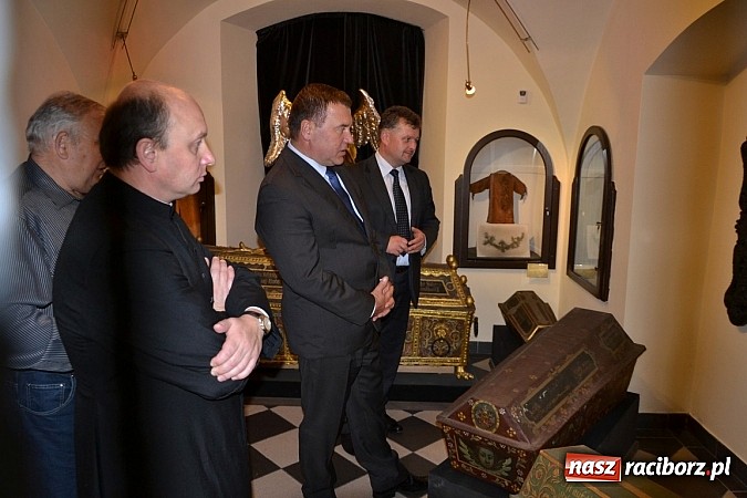 Zdjęcie w galerii na portalu naszraciborz.pl: Uroczyste otwarcie ulicy Krzyżanowskiej w Tworkowie z udziałem wojewody wiadomości z regionu