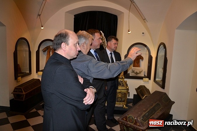 Zdjęcie w galerii na portalu naszraciborz.pl: Uroczyste otwarcie ulicy Krzyżanowskiej w Tworkowie z udziałem wojewody wiadomości z regionu