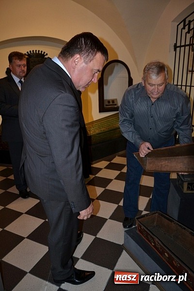 Zdjęcie w galerii na portalu naszraciborz.pl: Uroczyste otwarcie ulicy Krzyżanowskiej w Tworkowie z udziałem wojewody wiadomości z regionu