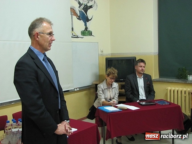 Zdjęcie w galerii na portalu naszraciborz.pl: Chcą pasów jak w Roszkowie i progów zwalniających na Korczaka wiadomości z regionu