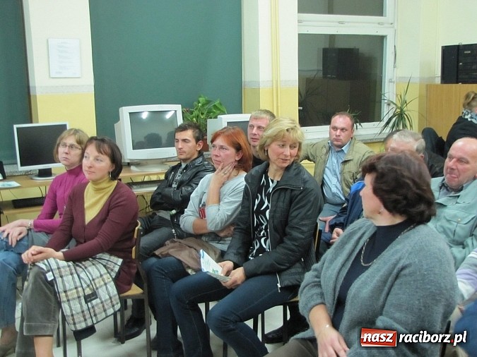 Zdjęcie w galerii na portalu naszraciborz.pl: Chcą pasów jak w Roszkowie i progów zwalniających na Korczaka wiadomości z regionu