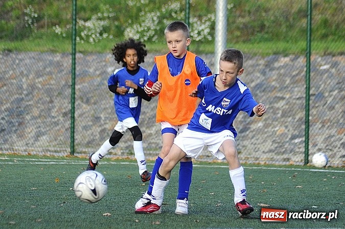 Zdjęcie w galerii na portalu naszraciborz.pl: Młodzi piłkarze Startu niepokonani wiadomości z regionu