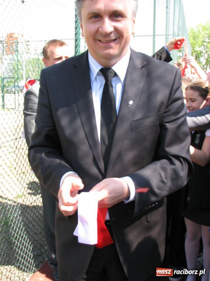 Zdjęcie w galerii na portalu naszraciborz.pl: Orlik XXL wylądował wiadomości z regionu