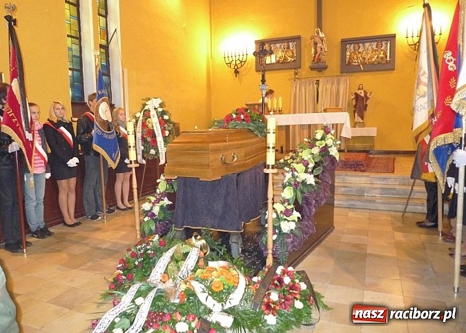 Zdjęcie w galerii na portalu naszraciborz.pl: Ostatnie pożegnanie Waldemara Jończego wiadomości z regionu