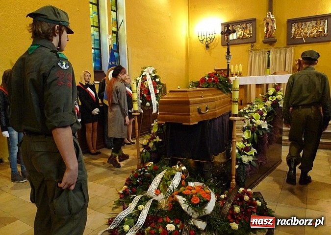 Zdjęcie w galerii na portalu naszraciborz.pl: Ostatnie pożegnanie Waldemara Jończego wiadomości z regionu