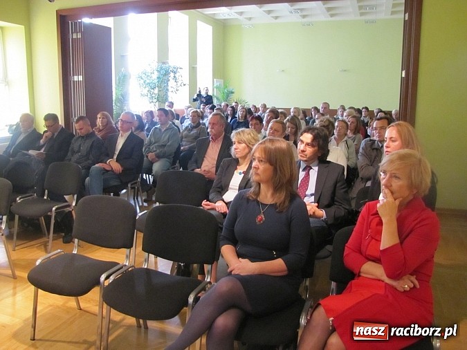 Zdjęcie w galerii na portalu naszraciborz.pl: O sieroctwie społecznym i traumie dzieci w RCK wiadomości z regionu
